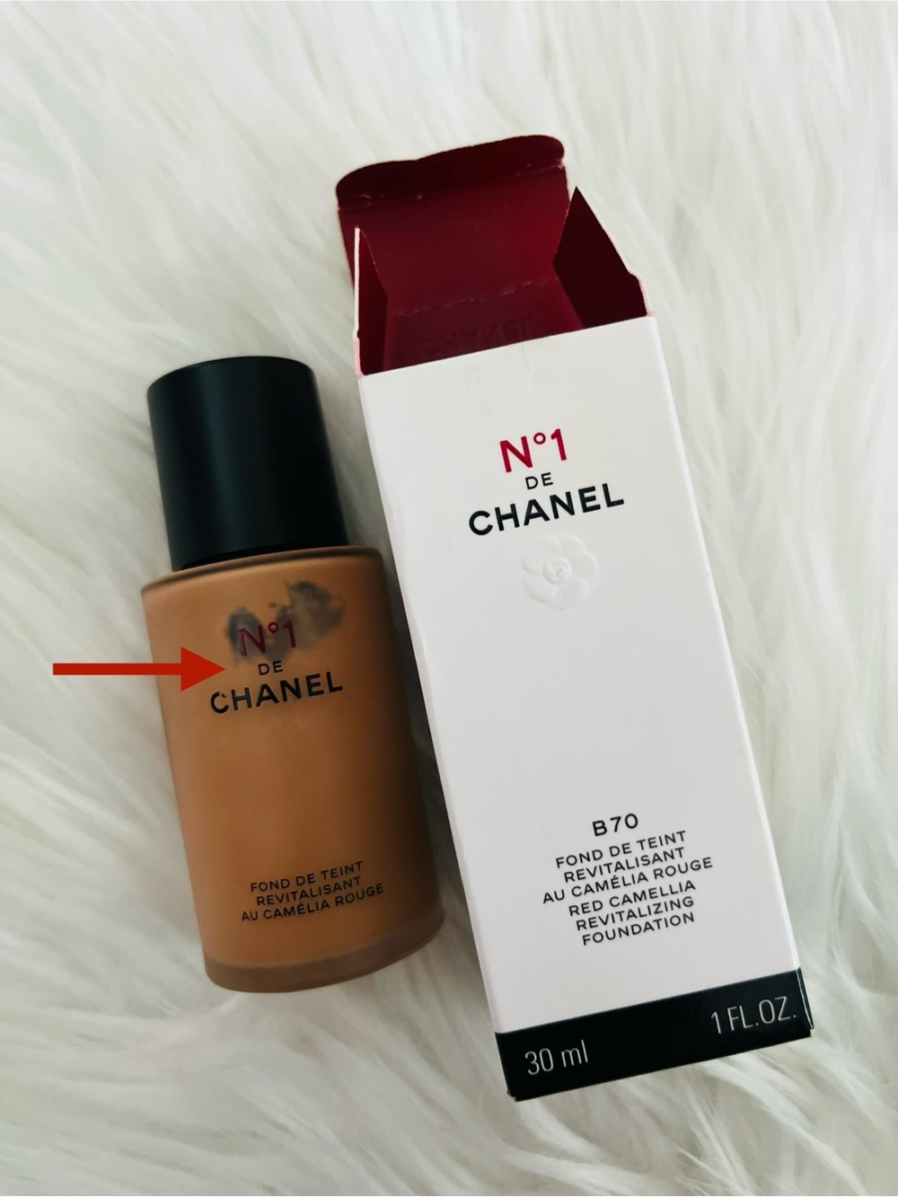 Chanel N.1 Revitalizing Foundation Shade B70 - Picture 4 of 8